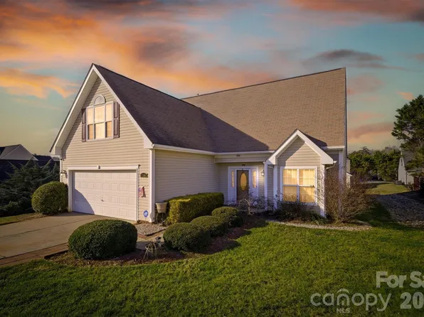 1104 Windy Hill Dr NW, Conover, NC 28613