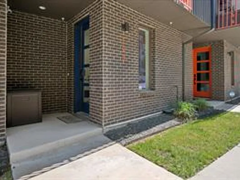 236 Melba St — Photo 2