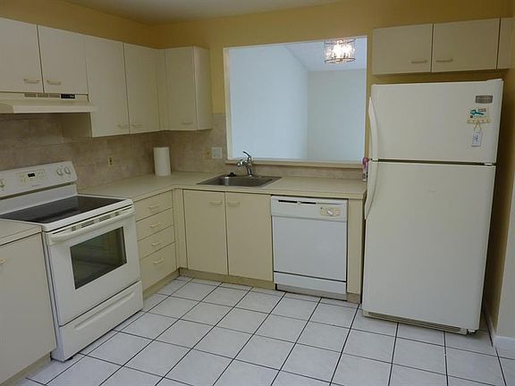 4th image of 6076 Strawberry Lakes Cir