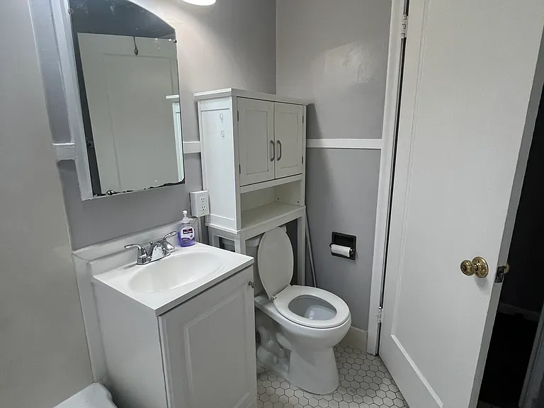 2704 S Alden St #A — Photo 9