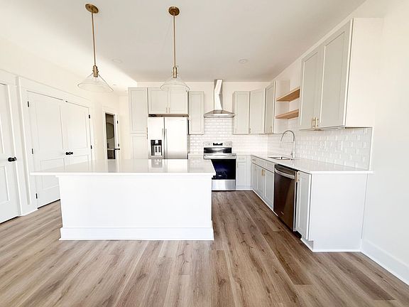 5th image of 1339 Meridian St