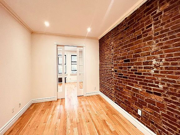 3rd image of 340 E 55th St APT 1B