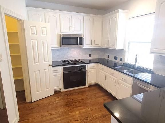 4th image of 4213 Wycliff Ave