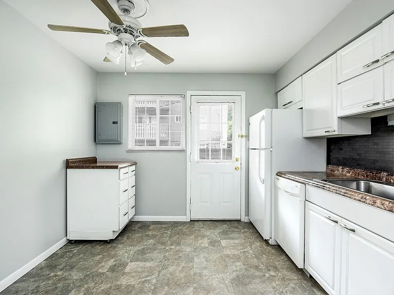 Riverview Place — Photo 49