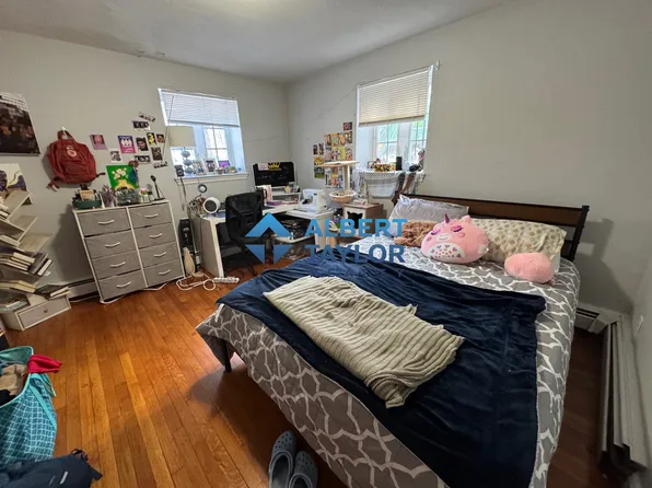 8 Mount Ida St, Newton, MA