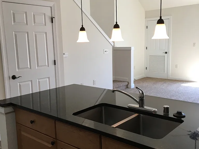 Delafield Lakes Apartments — Photo 31