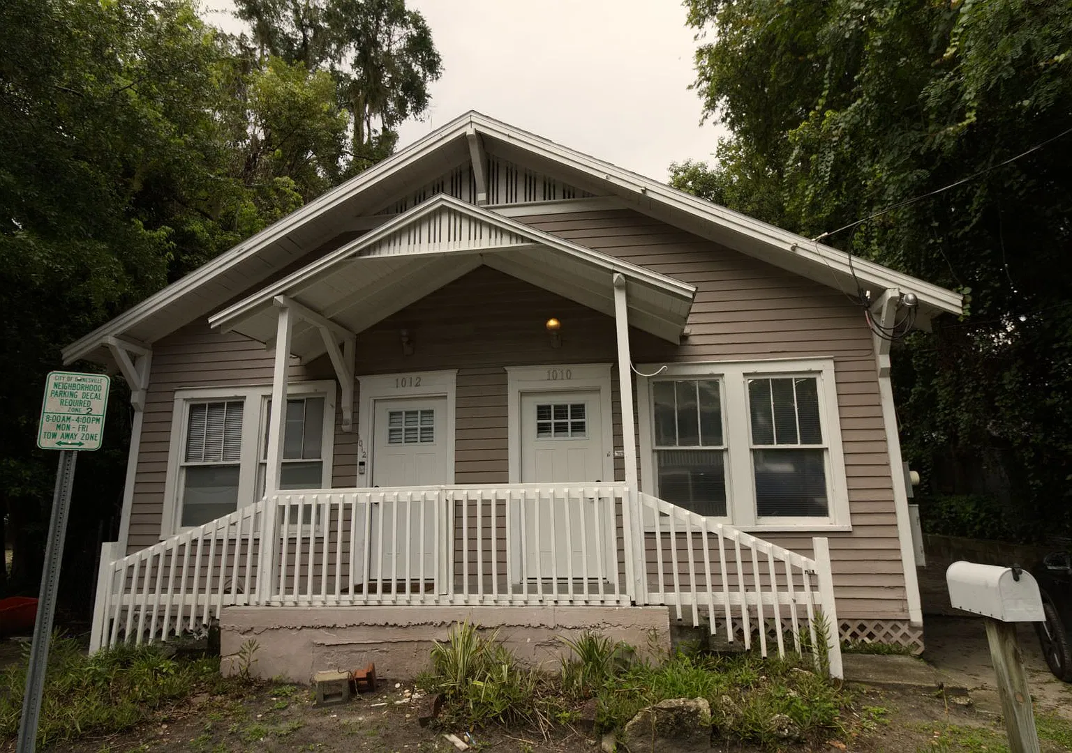 Lovely Duplex in Alligator Alley w/ Den — Photo 1
