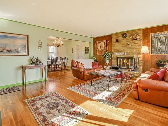 4th image of 237 Lake Ave