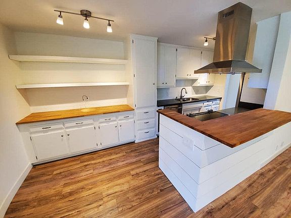 4th image of 1139 E Ocean Blvd