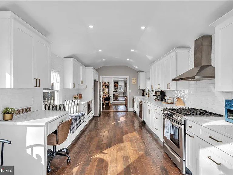 406 Kings Hwy E — Photo 11