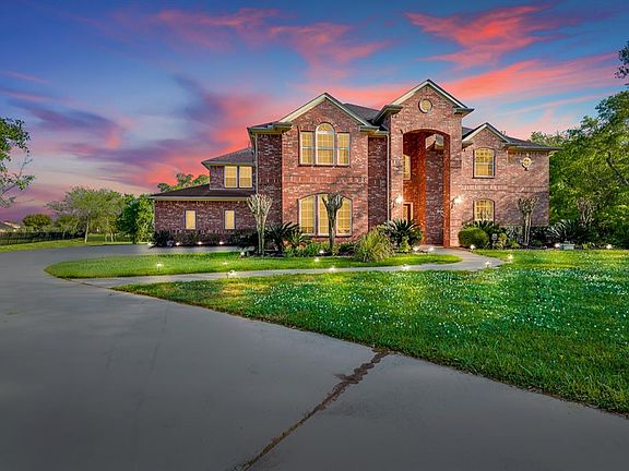 2nd image of 4402 Pine Landing Dr