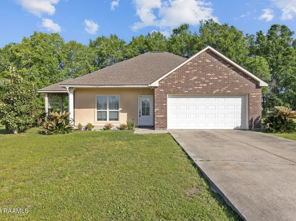1059 Bridgetowne Ln, Breaux Bridge, LA 70517