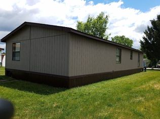 2714 E Murray Ct, Highland, MI 48357