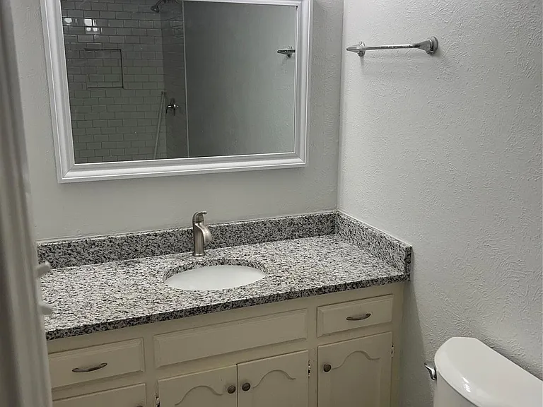 507 Hilltop Ln — Photo 6