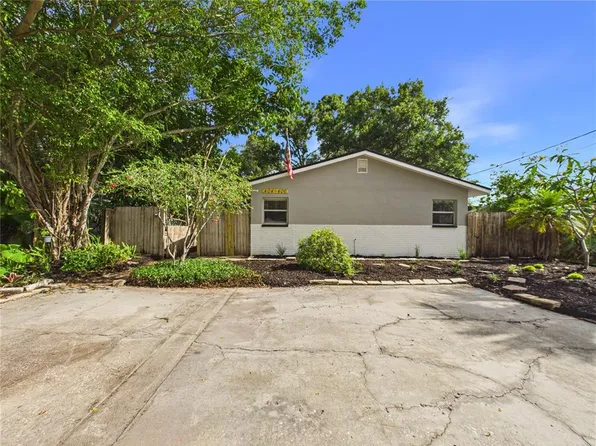 404 6th Ave NW, Largo, FL 33770