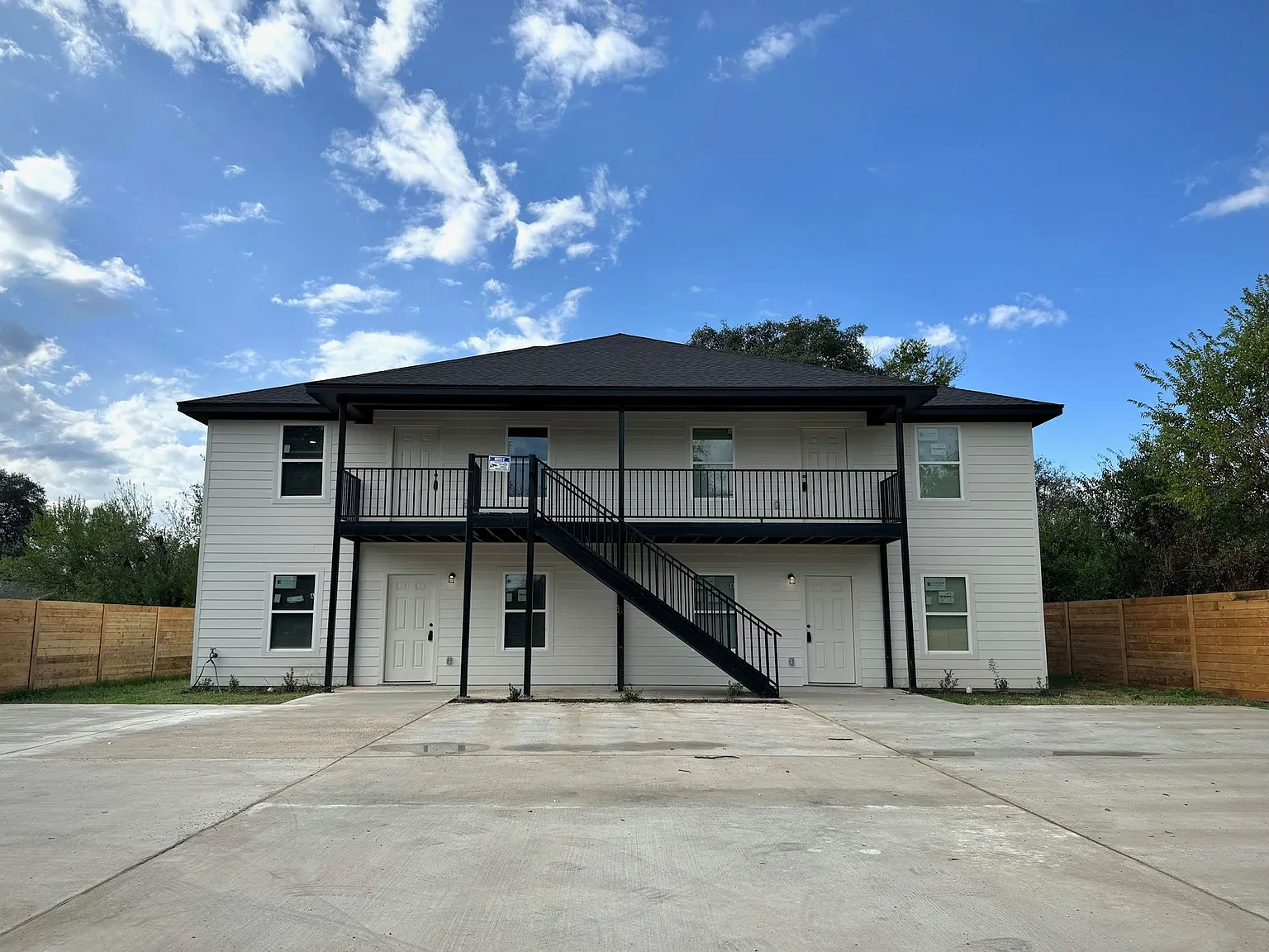 102 Pecan Drive Waco — Photo 1