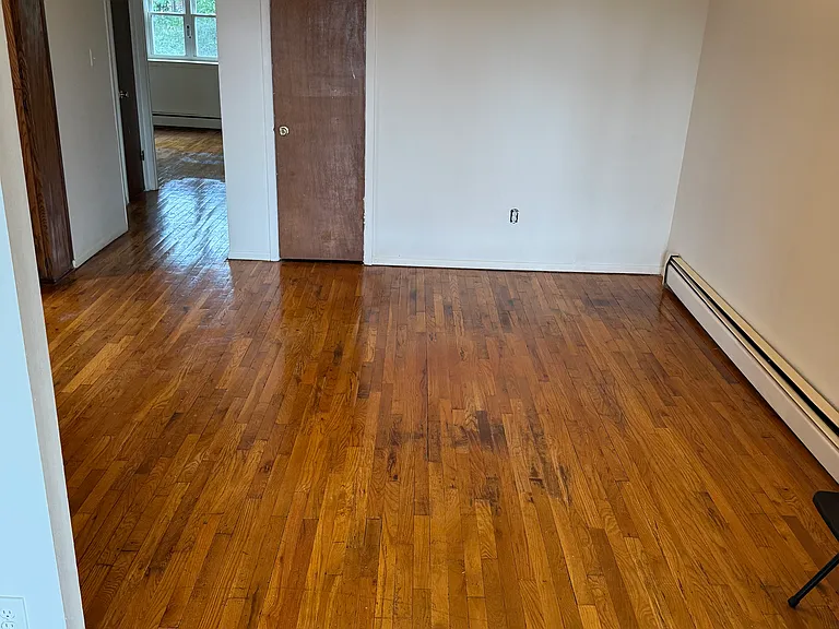 1035 E 218th St #2 — Photo 4