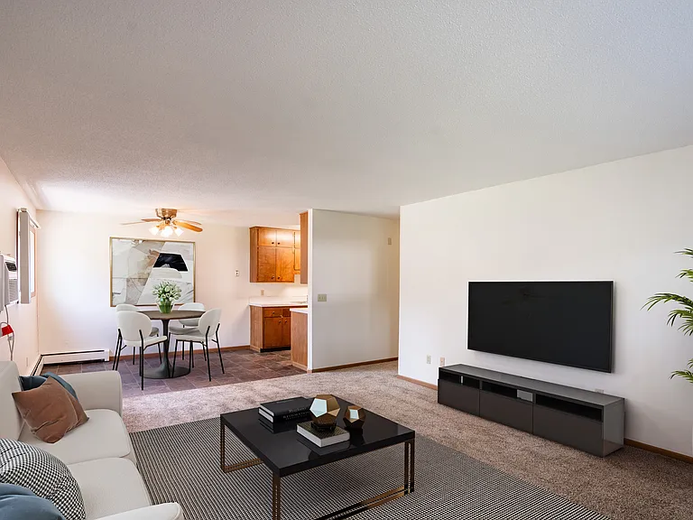 Fargo, ND Martha Alice Apartments | 21B | Living