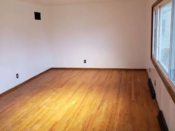 2925 Santa Fe Trl, Racine, WI 53404