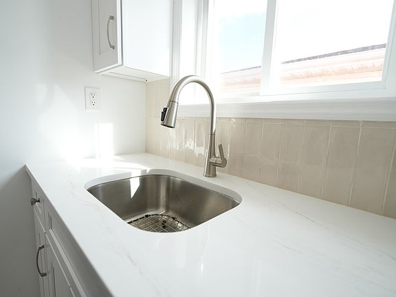 3rd image of 110-12 178th St #2F