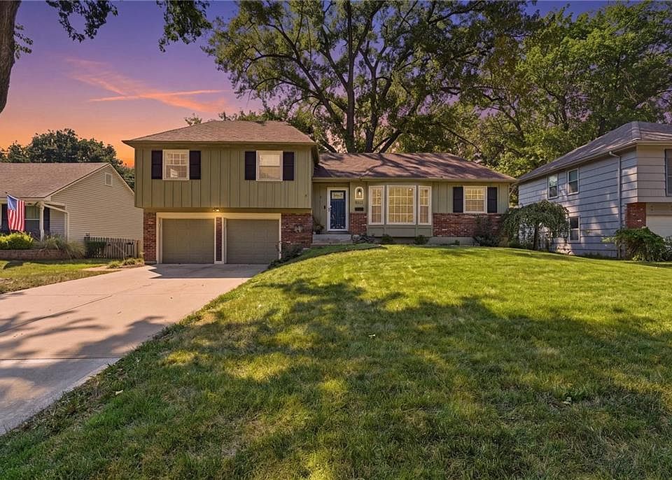 9224 Switzer Rd, Overland Park, KS 66214 | Zillow