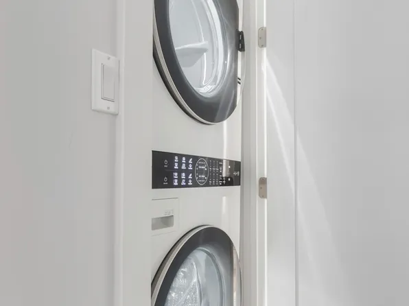 249 Hull Street image 13 of 13