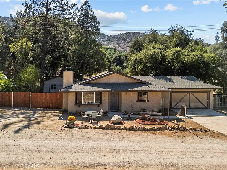 40220 Calle El Clavelito — Photo 1