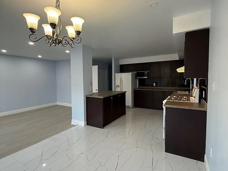 619 Fieldgate Cir — Photo 5