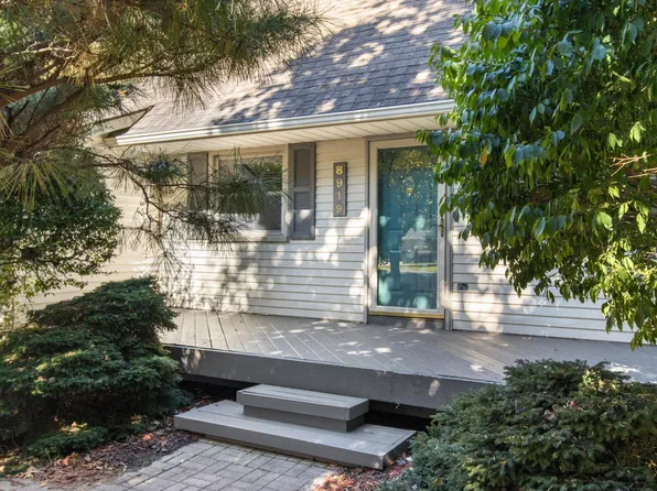 8919 Janis St, Shelby Township, MI 48317