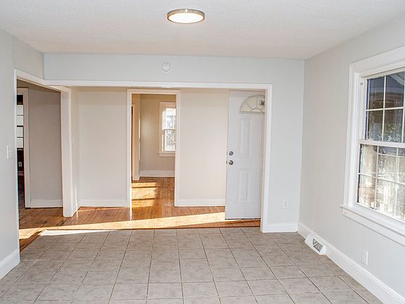 4th image of 1550 Washington St