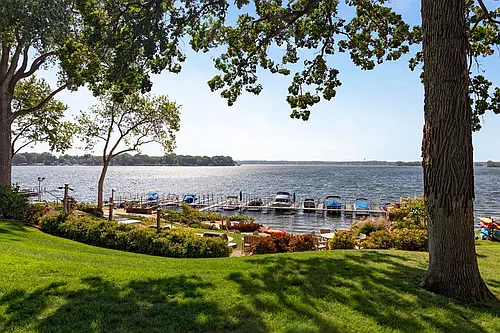 Minnetonka Edgewater Photo 1