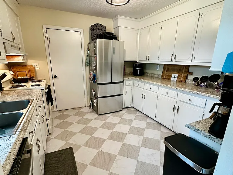 3612 Morse Ave — Photo 8
