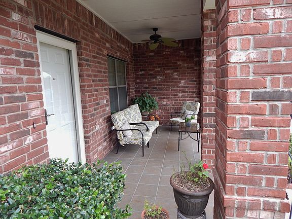 3rd image of 617 Bent Oak Dr