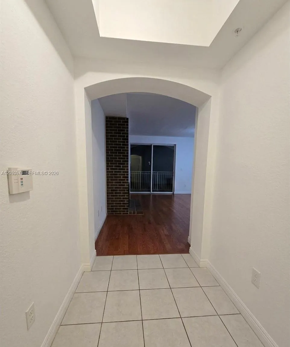 Century Park Condo No 2 — Photo 2