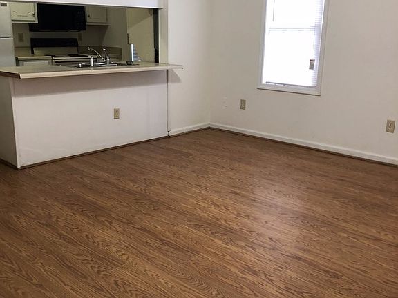 3rd image of 108 Ole Towne Sq #2B-2Ba