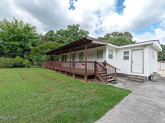 3rd image of 239 Coffey Dr NE