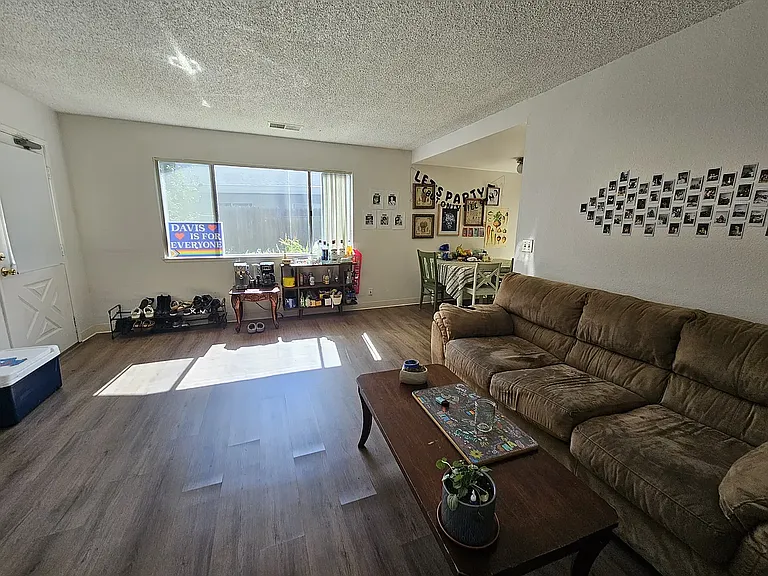 613 Radcliffe Dr — Photo 5