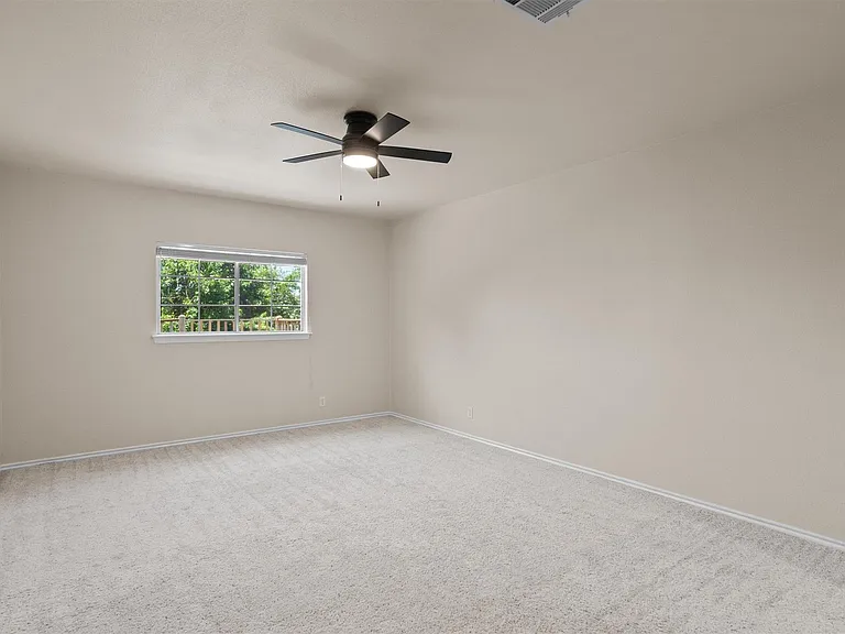 201 Covala Dr — Photo 31