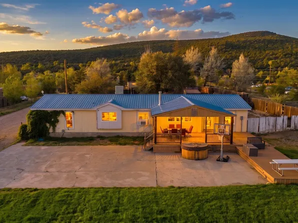 3 Camino Anastacio, Arroyo Hondo, NM 87513