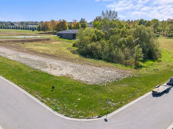 1901 Golfview Dr #113, Auburn, IN 46706