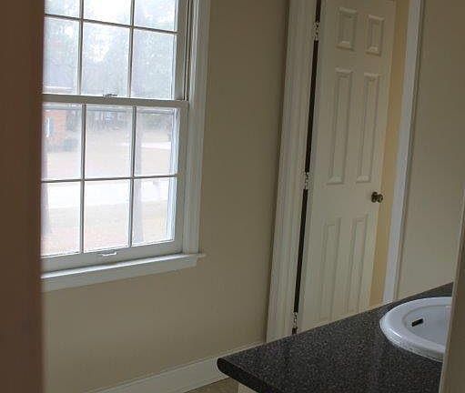 4th image of 114 Olde Towne Dr