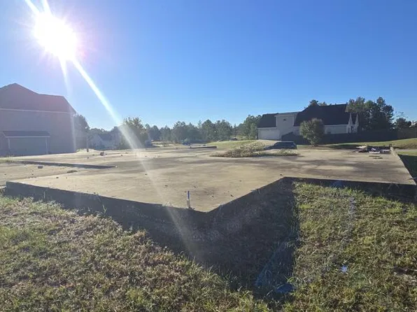 3 Chickasaw Trl, Fort Mitchell, AL 36856