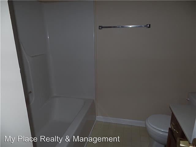 2nd image of 111 Hickory Trce APT 3