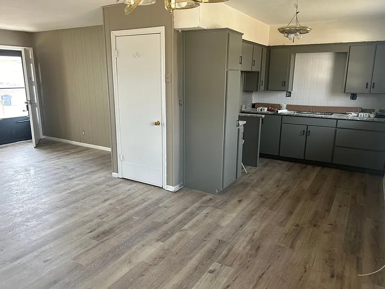 Kitchen receiving its final touches!