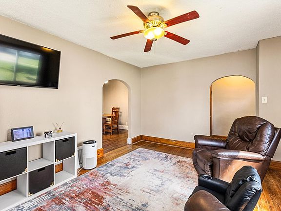5th image of 3502 Garfield Ave