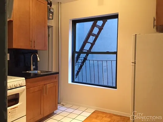 Rented by City Connections Realty | media 8