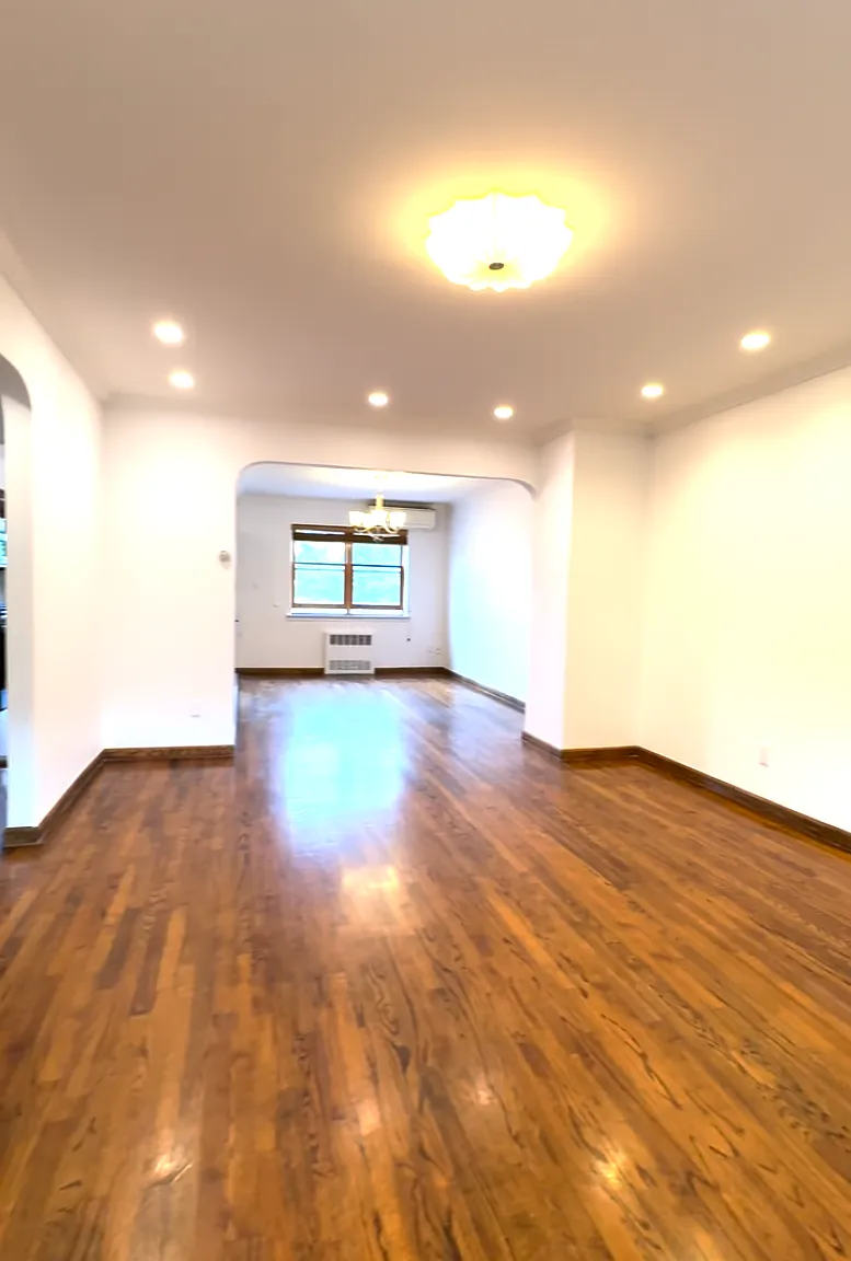 3 bed, 1.5 bath, 1500 sqft, $4,500 — Photo 1