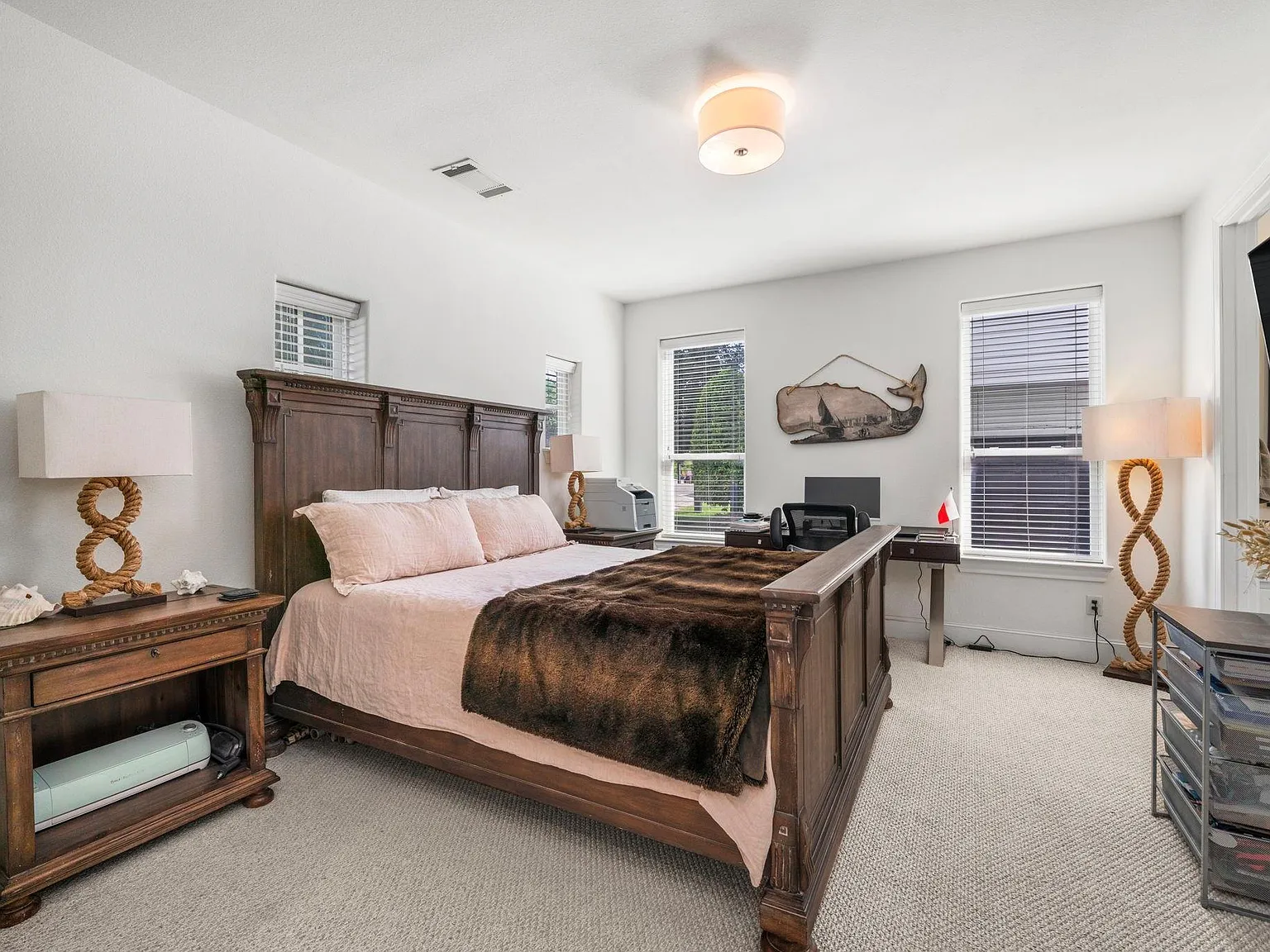 3 bed, 3.5 bath, 2105 sqft, $3,250 — Photo 4