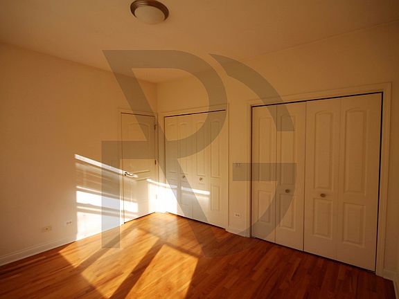 5th image of 3238 W Leland Ave APT 3
