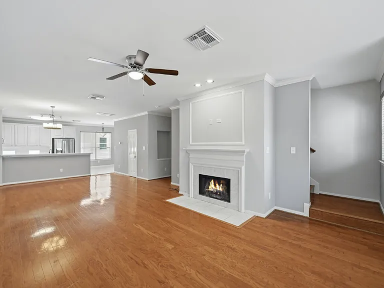 2913 Crawford St #B — Photo 17